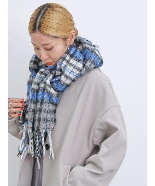 Samansa Mos2 blue（サマンサモスモスブルー）の「ブークレチェックマフラー（ストール/ショール・レディース・キナリ/ブルー/グレー・F）」の12枚目の写真
