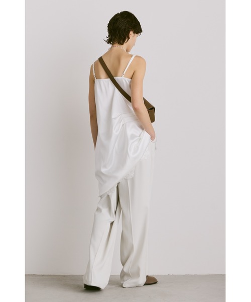 un/neu(アンノイ)の「横長スクエアアシンメトリーボディバッグ / ワンショルダーバッグ(ボディバッグ/ウエストポーチ・レディース・ブラック/ブラウン・FREE)」の18枚目の写真