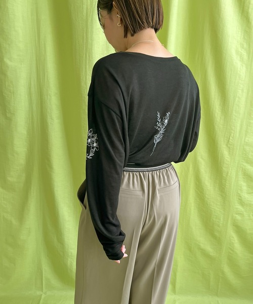 LHELBIE(レルビエ)の「シアープリントトップス(Tシャツ/カットソー・レディース・ブルー/オフホワイト/ブラック・M)」の16枚目の写真