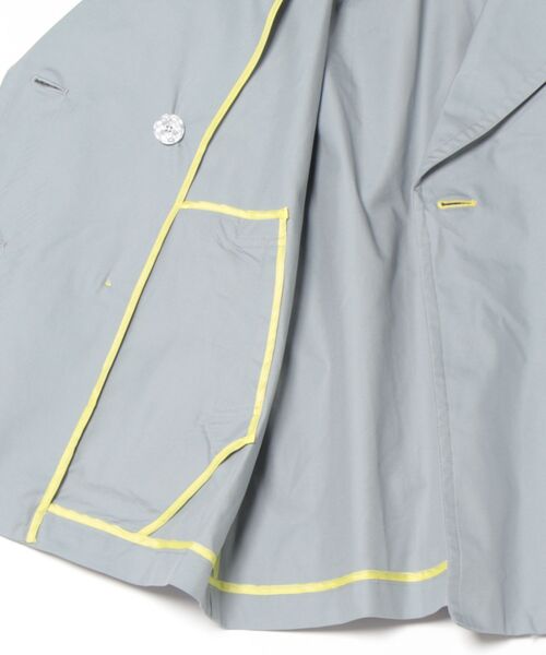 Q（キュー）の「2wayショートトレンチ（トレンチコート・レディース・ライトブルー/ベージュ・MEDIUM）」の7枚目の写真