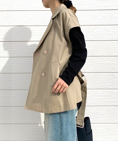 Q（キュー）の「2wayショートトレンチ（トレンチコート・レディース・ライトブルー/ベージュ・MEDIUM）」の9枚目の写真