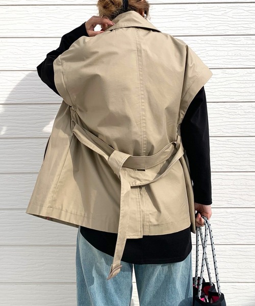 Q（キュー）の「2wayショートトレンチ（トレンチコート・レディース・ライトブルー/ベージュ・MEDIUM）」の10枚目の写真