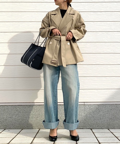 Q（キュー）の「2wayショートトレンチ（トレンチコート・レディース・ライトブルー/ベージュ・MEDIUM）」の13枚目の写真