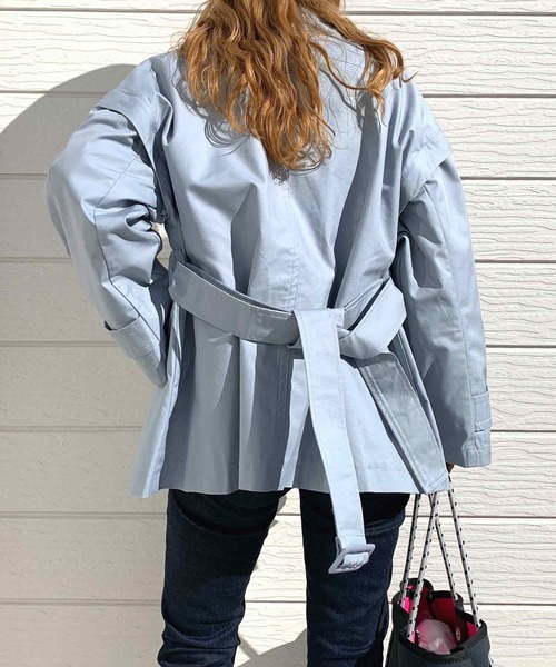 Q（キュー）の「2wayショートトレンチ（トレンチコート・レディース・ライトブルー/ベージュ・MEDIUM）」の20枚目の写真