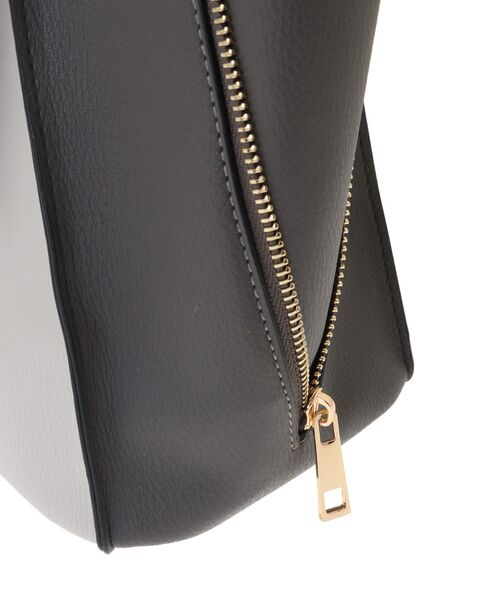 YECCA VECCA（イェッカヴェッカ）の「2way配色ZIPデザインバッグ（トートバッグ・レディース・チャコールグレー/ライトグレー/ベージュ・FREE）」の14枚目の写真