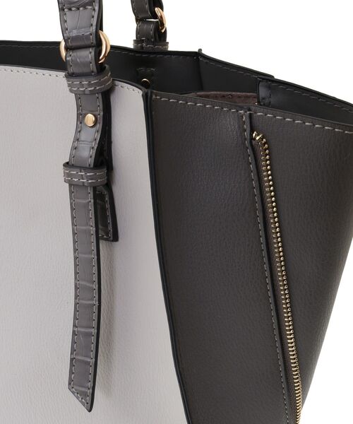 YECCA VECCA（イェッカヴェッカ）の「2way配色ZIPデザインバッグ（トートバッグ・レディース・チャコールグレー/ライトグレー/ベージュ・FREE）」の15枚目の写真