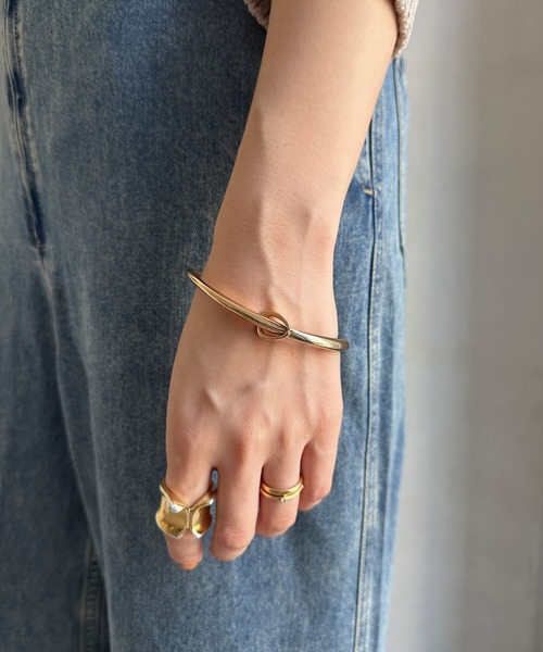 DouDou（ドゥドゥ）の「オーバルバングル（ブレスレット・レディース・シルバー/ゴールド・FREE）」の7枚目の写真