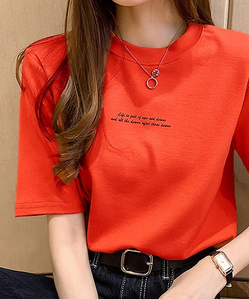 Asterellivi(アステレリビ)の「1枚で映える!英字ロゴラウンドTシャツ/春夏のマストアイテム(Tシャツ/カットソー・レディース・グリーン/オレンジ/ブラック/ホワイト・FREE)」の4枚目の写真