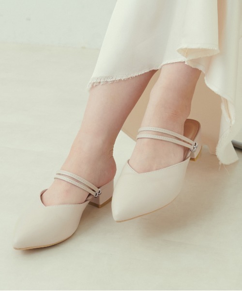 natural couture（ナチュラルクチュール）の「ポインテッドサンダル（その他シューズ・レディース・ブラック/シルバー/アイボリー・LARGE/MEDIUM）」の2枚目の写真