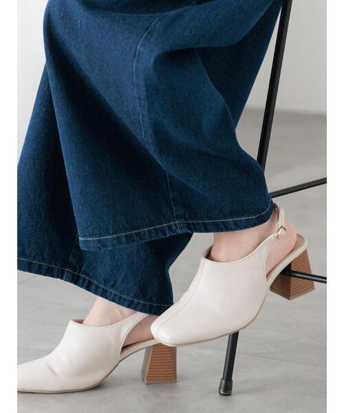 Te chichi TERRASSE(テチチテラス)の「チャンキーヒールバックバンドミュール《2025spring catalog item》(その他シューズ・レディース・オフホワイト/ベージュ/ブラック・L/M)」の1枚目の写真