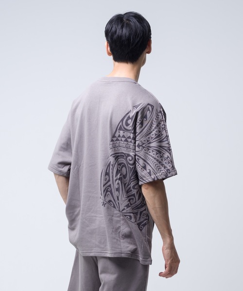 Hurley （ハーレー）の「【Hurley/ハーレー】ロゴデザインTシャツ　吸汗速乾　TERRY TRIBAL ICON OVRSZD SS T（Tシャツ/カットソー・メンズ・ピンク/カーキブラウン/ヘザーグレー/グレー系その他/ブラック/ブルーグレー・LARGE/MEDIUM/SMALL/X-LARGE）」の22枚目の写真