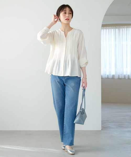 Elura(エルーラ)の「アイロンいらずセミシアタックブラウス/316597(シャツ/ブラウス・レディース・オフホワイト/ライトブルー/ベージュ・FREE)」の18枚目の写真