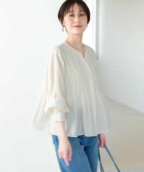 Elura(エルーラ)の「アイロンいらずセミシアタックブラウス/316597(シャツ/ブラウス・レディース・オフホワイト/ライトブルー/ベージュ・FREE)」の20枚目の写真