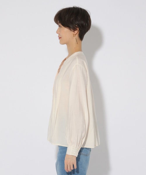 Elura(エルーラ)の「アイロンいらずセミシアタックブラウス/316597(シャツ/ブラウス・レディース・オフホワイト/ライトブルー/ベージュ・FREE)」の12枚目の写真