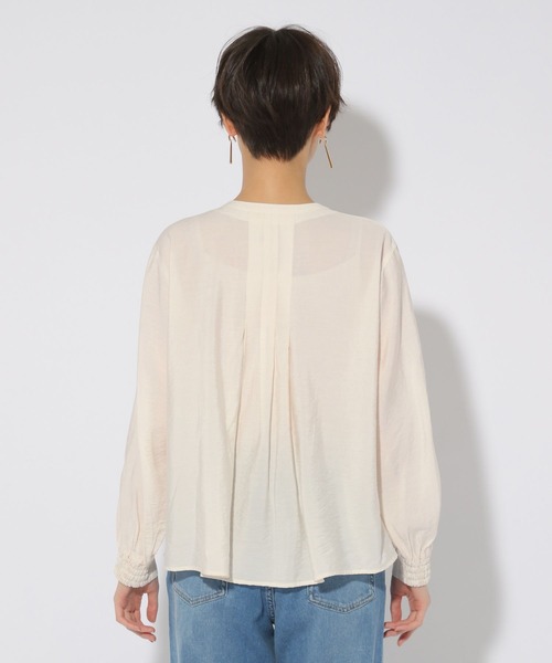 Elura(エルーラ)の「アイロンいらずセミシアタックブラウス/316597(シャツ/ブラウス・レディース・オフホワイト/ライトブルー/ベージュ・FREE)」の11枚目の写真