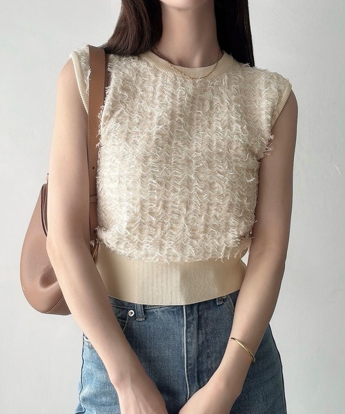 Meiru(メイル)の「ツイードフリンジノースリーブニット(ニット/セーター・レディース・グレー/アイボリー/ブラック・LARGE/MEDIUM)」の2枚目の写真