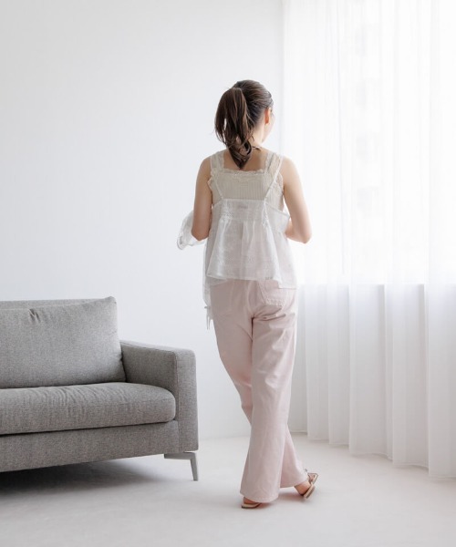 flower(フラワー)の「ノスタルジーエンブロイダリービスチェ(キャミソール・レディース・コーラルピンク/ホワイト・FREE)」の8枚目の写真