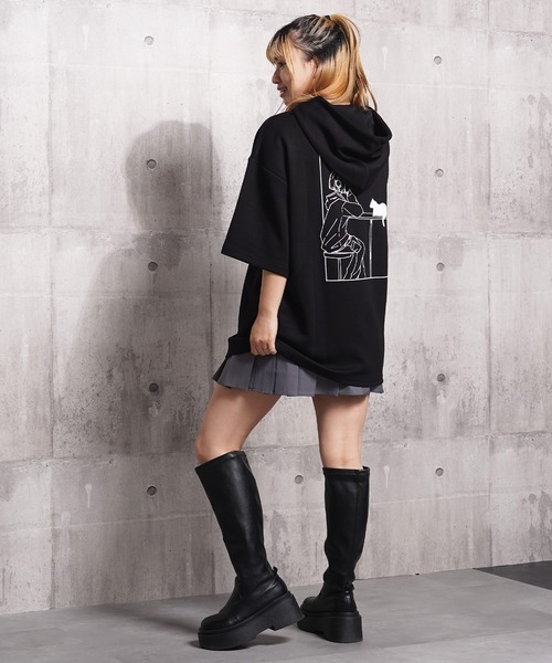 1111clothing(ワンフォークロージング)の「ガール&クロネコ ポンチTパーカー / Girl & Kuroneko Ponch Short-Sleeved Hoodie(パーカー・レディース・ブラック/ライトグレー/ホワイト・L/M)」の17枚目の写真