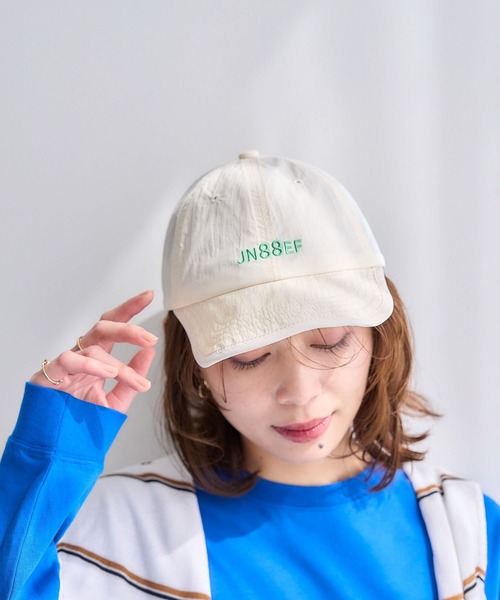 studio CLIP（スタディオクリップ）の「【抗菌防臭】洗えるワイヤー入りロゴキャップ（キャップ・レディース・レッド/ネイビー/オフホワイト/カーキ・FREE）」の2枚目の写真