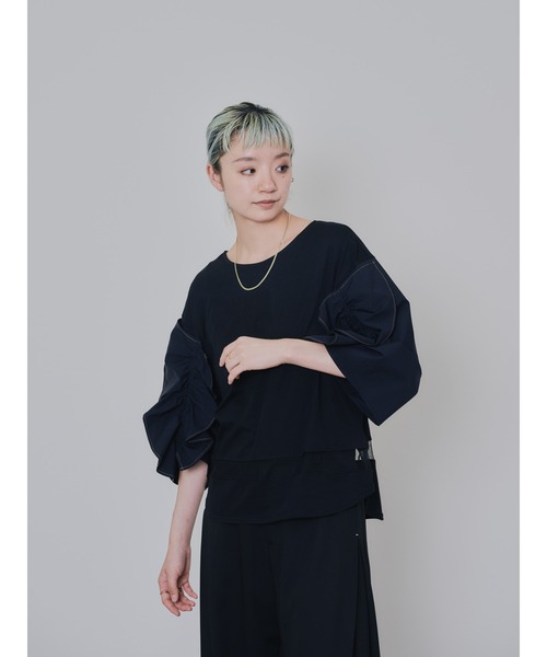 DOLLUPOOPS(ドールアップウップス)の「フリルスリーブ配色ステッチヘムシアートップス(Tシャツ/カットソー・レディース・ダークグリーン/ブラック/ネイビー・38)」の4枚目の写真