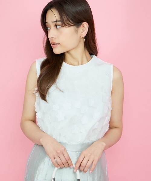QUEENS COURT（クイーンズコート）の「3Dフラワーチュールレイヤードプルオーバー≪手洗い可能≫（Tシャツ/カットソー・レディース・ブラック/オフホワイト/ベージュ・M）」の4枚目の写真