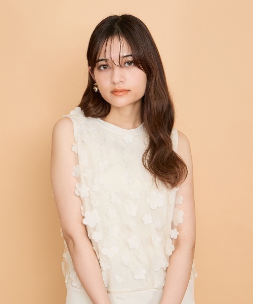 QUEENS COURT（クイーンズコート）の「3Dフラワーチュールレイヤードプルオーバー≪手洗い可能≫（Tシャツ/カットソー・レディース・ブラック/オフホワイト/ベージュ・M）」の12枚目の写真