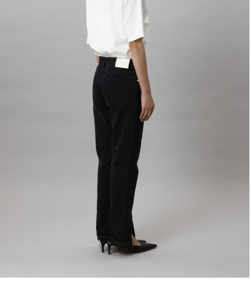 CINOH（チノ）の「DENIM FRONT SLIT PANTS（デニムパンツ・レディース・ブラック・25/26/24）」の9枚目の写真