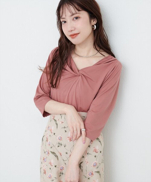 natural couture(ナチュラルクチュール)の「【sherbet line】接触冷感 選べる袖丈ねじりTシャツ(Tシャツ/カットソー・レディース・ピンク系その他/イエロー/オフホワイト/ブルー/ブラック・FREE/フリ-)」の5枚目の写真