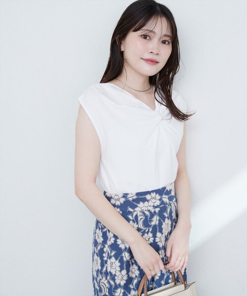 natural couture(ナチュラルクチュール)の「【sherbet line】接触冷感 選べる袖丈ねじりTシャツ(Tシャツ/カットソー・レディース・ピンク系その他/イエロー/オフホワイト/ブルー/ブラック・FREE/フリ-)」の13枚目の写真