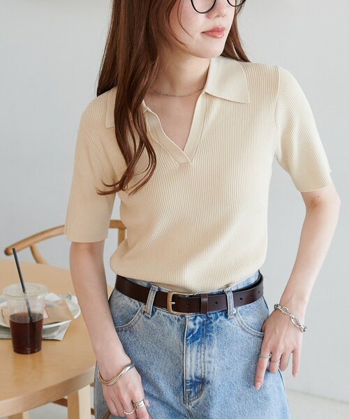 DISCOAT(ディスコート)の「リブ衿付きスキッパープルオーバー(Tシャツ/カットソー・レディース・アイボリー/サックスブルー/ダークブラウン・FREE)」の4枚目の写真
