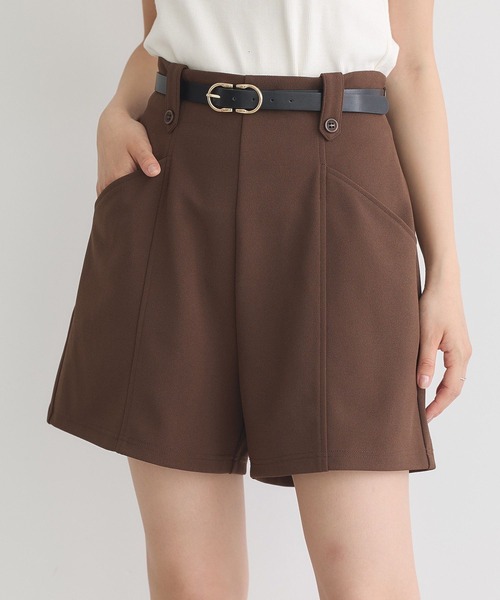 earth music&ecology(アースミュージックアンドエコロジー)の「ベルト付きタブデザインショートパンツ(その他パンツ・レディース・ブラック/ブラウン/アイボリー・S/M)」の3枚目の写真