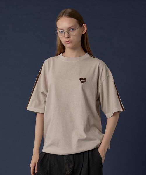 ONCILY(オンシェリー)の「SIDE LINE TRUCK LOGO T-SHIRT / サイドライントラックロゴTシャツ(Tシャツ/カットソー・メンズ・ブラック/アイボリー/オフホワイト・SMALL/MEDIUM/LARGE)」の1枚目の写真