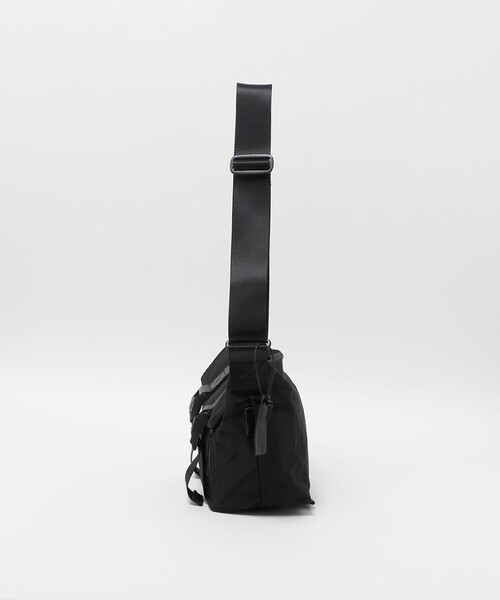 Steven Alan(スティーブンアラン)の「<AMIACALVA>MESSENGER BAG/ショルダーバッグ(メッセンジャーバッグ・レディース・ブラック・FREE)」の2枚目の写真