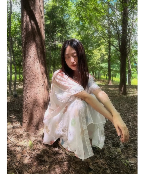 Didot.showroom（ディドット ショールーム）の「【DIDOT.】フラワープリントシアーシャツ（シャツ/ブラウス・レディース・アイボリー/ブラック・FREE）」の3枚目の写真