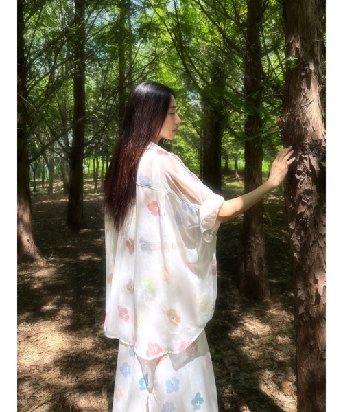 Didot.showroom（ディドット ショールーム）の「【DIDOT.】フラワープリントシアーシャツ（シャツ/ブラウス・レディース・アイボリー/ブラック・FREE）」の7枚目の写真