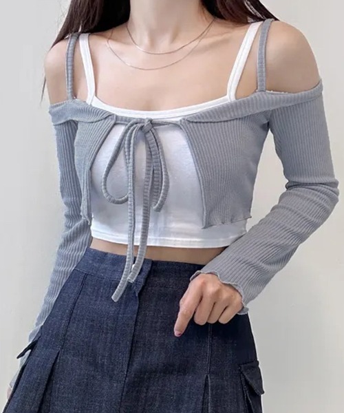 REMUR(レミュール)の「オフショルカーディガン ショート丈(カーディガン/ボレロ・レディース・ブルーグレー/ブラック/ピンク/ホワイト・FREE)」の4枚目の写真
