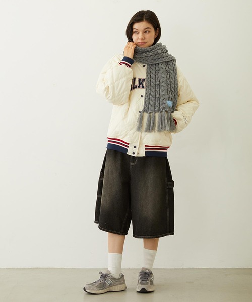 MILKFED.（ミルクフェド）の「CABLE KNIT STOLE（マフラー・レディース・オフホワイト/アッシュ/ブラック・ONE SIZE）」の18枚目の写真