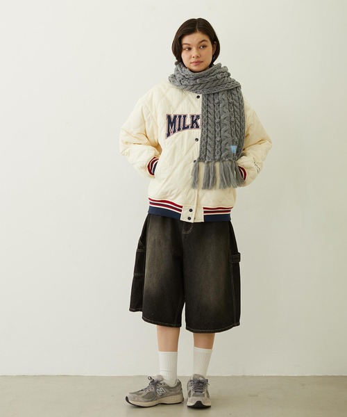 MILKFED.（ミルクフェド）の「CABLE KNIT STOLE（マフラー・レディース・オフホワイト/アッシュ/ブラック・ONE SIZE）」の20枚目の写真