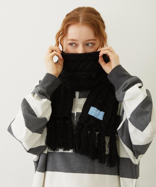 MILKFED.（ミルクフェド）の「CABLE KNIT STOLE（マフラー・レディース・オフホワイト/アッシュ/ブラック・ONE SIZE）」の14枚目の写真