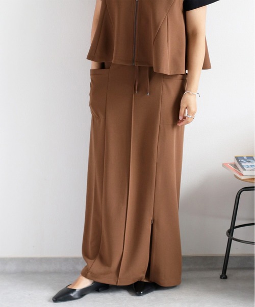 cepo（セポ）の「〈セットアップ対応〉イージーケア ジョーゼットナロースカート（スカート・レディース・ブラウン/ブラック/レッド・M）」の2枚目の写真