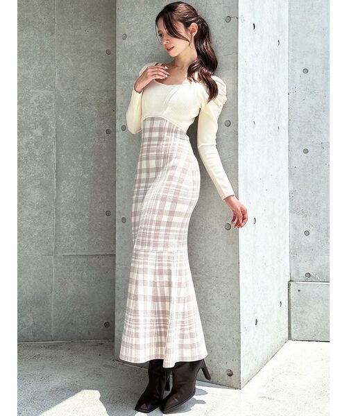 RESEXXY（リゼクシー）の「ショルダーオープンマーメイドニットワンピース（ワンピース・レディース・チャコールグレー/アイボリー/ブラック/レッド・FREE）」の7枚目の写真