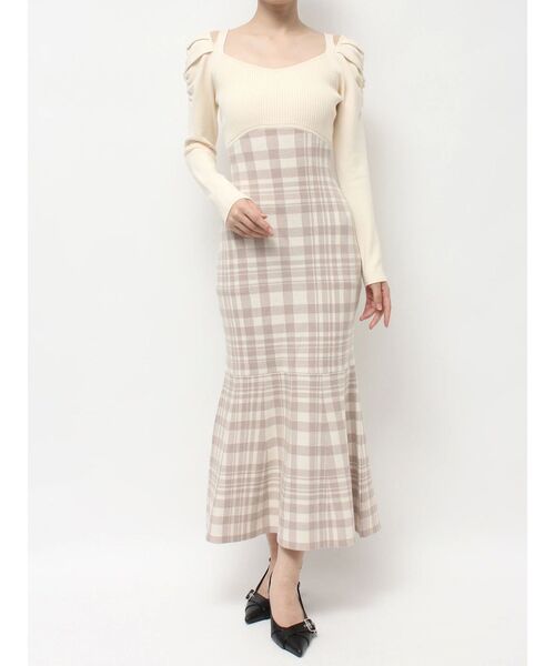 RESEXXY（リゼクシー）の「ショルダーオープンマーメイドニットワンピース（ワンピース・レディース・チャコールグレー/アイボリー/ブラック/レッド・FREE）」の13枚目の写真