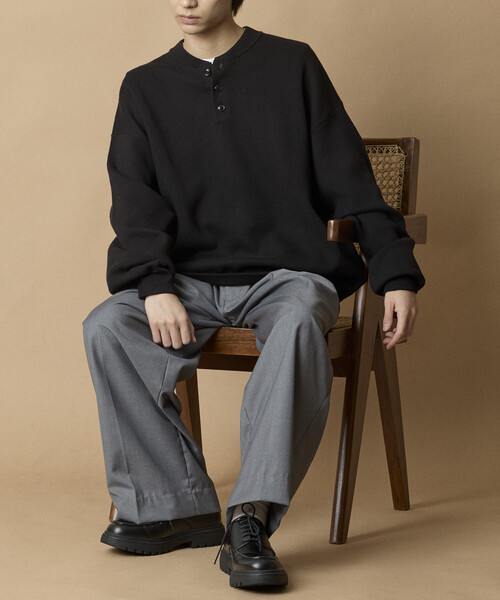 FREAK'S STORE（フリークスストア）の「限定展開 Relax Fit リラックスフィット スウェットライク ヘンリーネック ニット（ニット/セーター・メンズ・ブラック/ネイビー/チャコールグレー/アッシュグレー・MEDIUM/LARGE）」の17枚目の写真