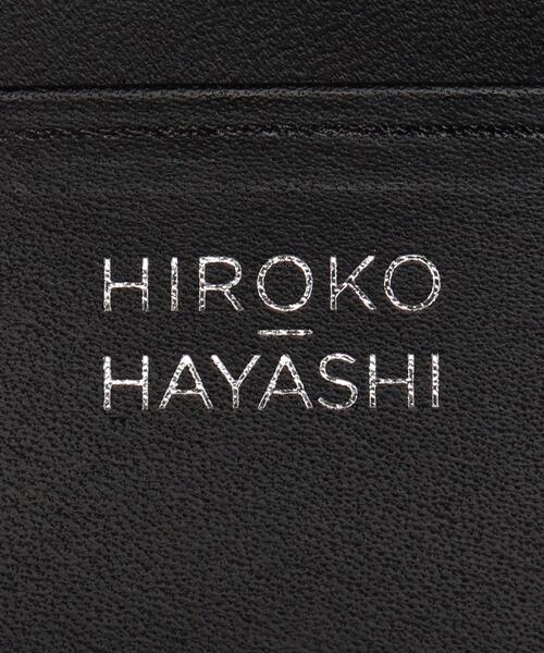 HIROKO HAYASHI(ヒロコハヤシ)の「PRATICO(プラティコ)ショルダーバッグ(ショルダーバッグ・レディース・チャコール・00)」の16枚目の写真