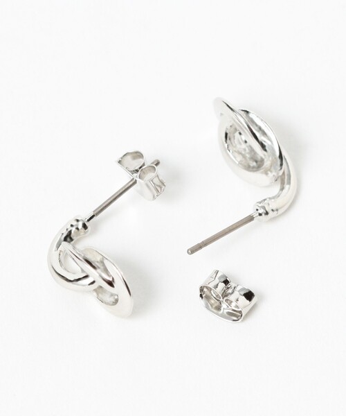 B:MING by BEAMS（ビーミングバイビームス）の「モダン ループ ピアス（ピアス（両耳用）・レディース・ゴールド/シルバー・ONE SIZE）」の4枚目の写真