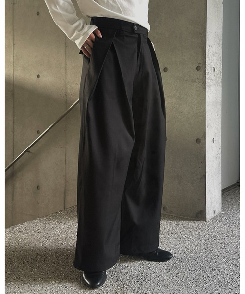Otte（オッテ）の「フロントタックカーブシルエットパンツ（その他パンツ・メンズ・ブラック/アイボリー/ダークグレー・SMALL/MEDIUM/LARGE/X-LARGE）」の2枚目の写真