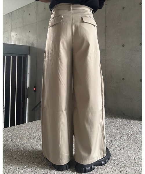 Otte（オッテ）の「フロントタックカーブシルエットパンツ（その他パンツ・メンズ・ブラック/アイボリー/ダークグレー・SMALL/MEDIUM/LARGE/X-LARGE）」の15枚目の写真