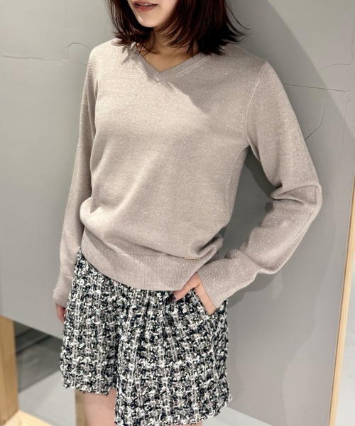 LOVELESS（ラブレス）の「ラメハイゲージVネック（ニット/セーター・レディース・ブラック/オフホワイト/ブラウン系その他4/グリーン系その他/ライトピンク/ベージュ系その他・34/36）」の7枚目の写真