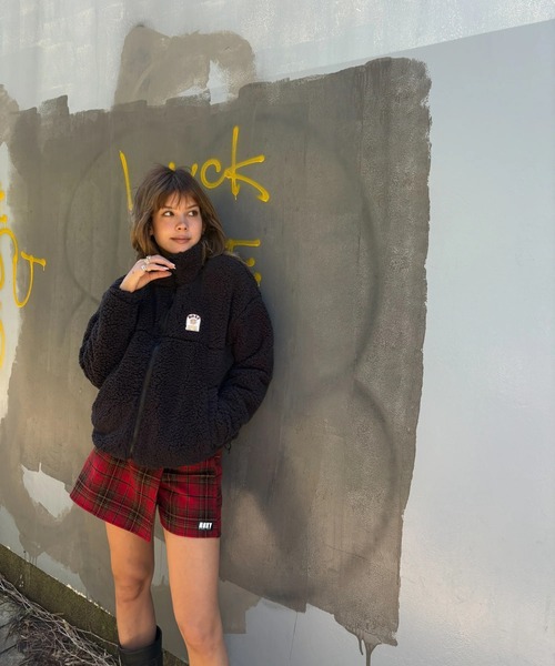 ROXY（ロキシー）の「BELLIS BOA JACKET/ロキシー撥水加工モコモコボアジャケット・ブルゾン（ブルゾン・レディース・コーラル/ブラック/ナチュラル/ブラウン/グリーン・SMALL/MEDIUM/LARGE）」の21枚目の写真