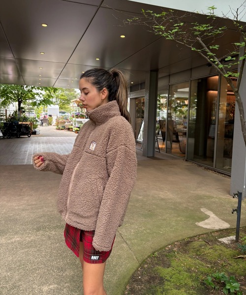 ROXY（ロキシー）の「BELLIS BOA JACKET/ロキシー撥水加工モコモコボアジャケット・ブルゾン（ブルゾン・レディース・コーラル/ブラック/ナチュラル/ブラウン/グリーン・SMALL/MEDIUM/LARGE）」の7枚目の写真